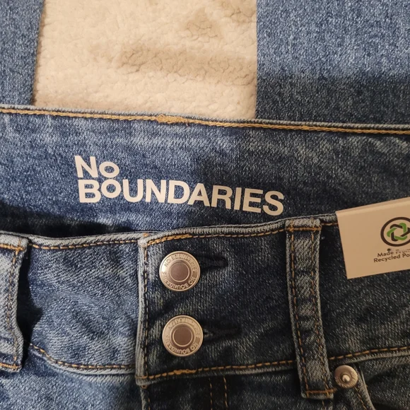 No Boundaries Bootcut Women's Blue Seam-Detail Jeans - Picture 2 of 9